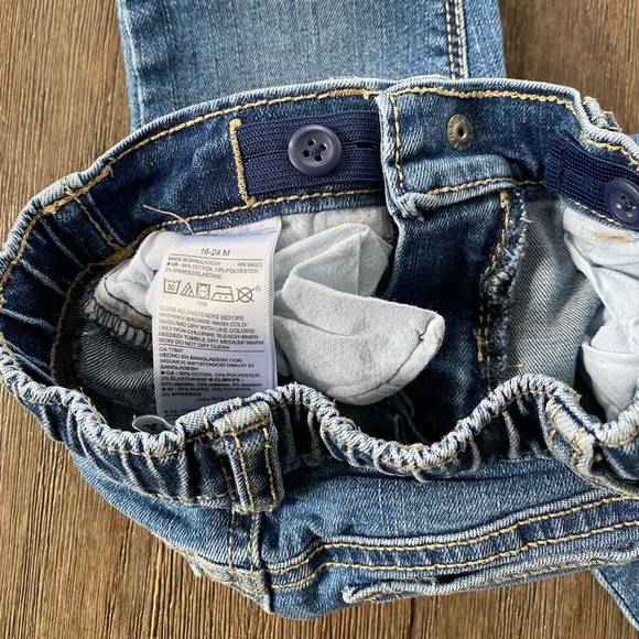 Old Navy jeans - Picture 4 of 5